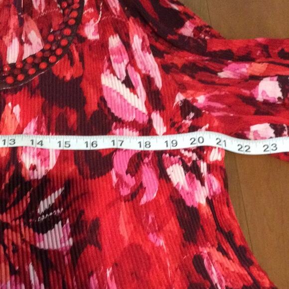 Catherine's Colorful Sheer Crinkle Stretch  Bell Sleeve Tunic Top 2X (22-24) - Picture 14 of 16